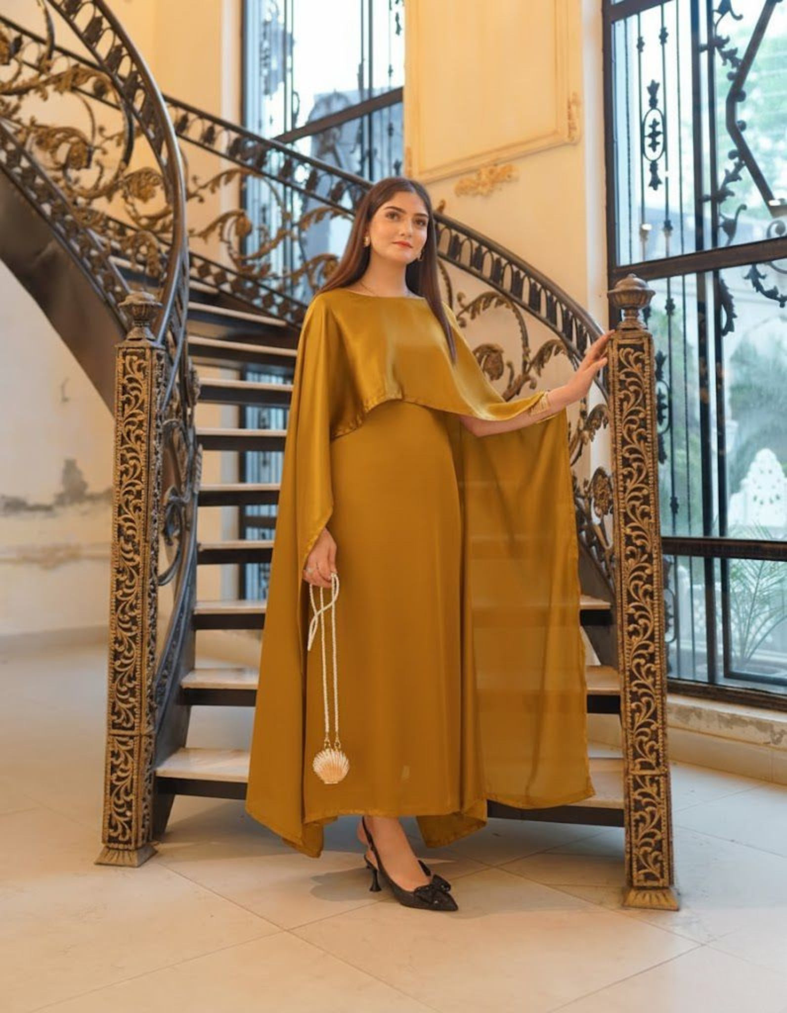 Cape maxi